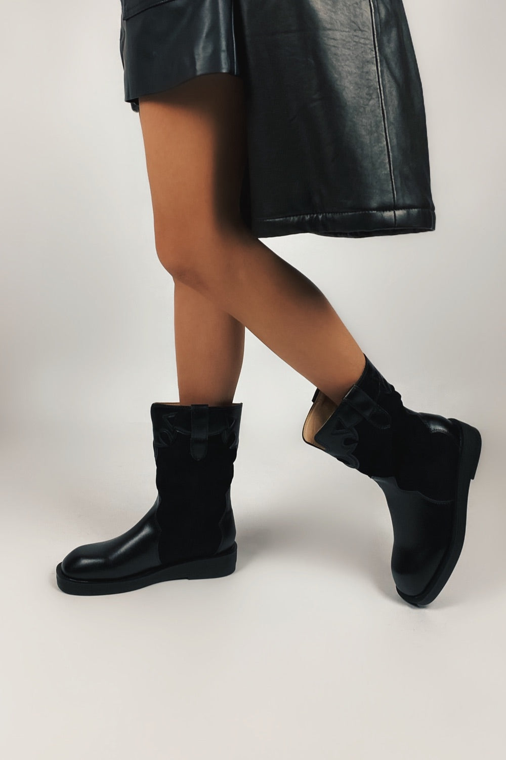 TORY BLACK BOOTS